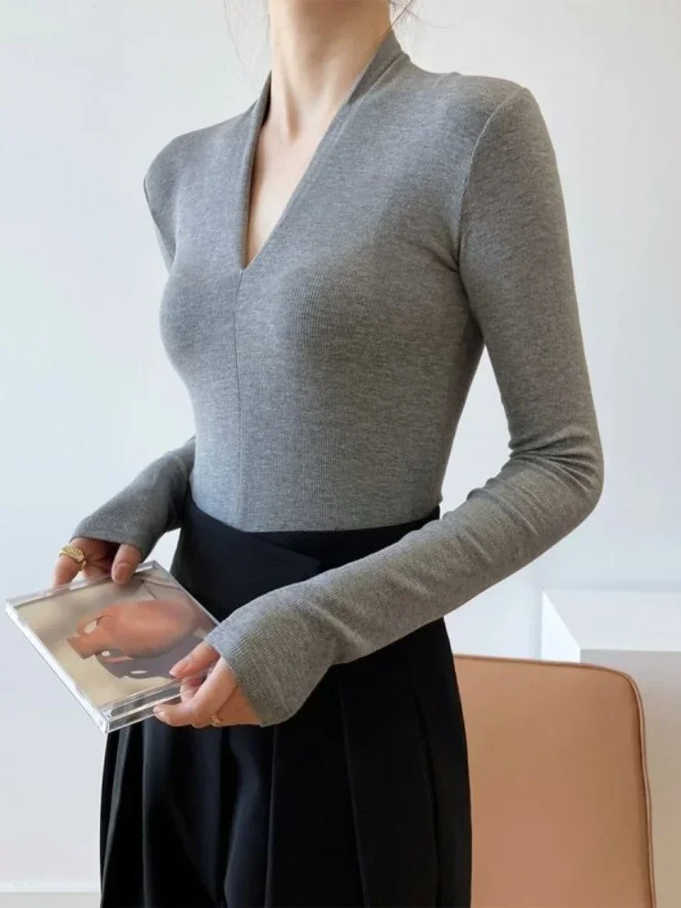 Women'S Fashion For 2026 - Элегантные женские блузки с V-образным вырезом