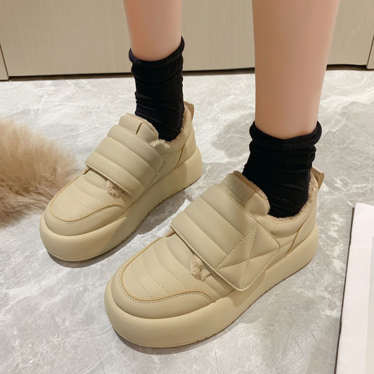Women'S Fashion Velcro Sneakers - Мягкие белые модные теплые фланелевые кроссовки