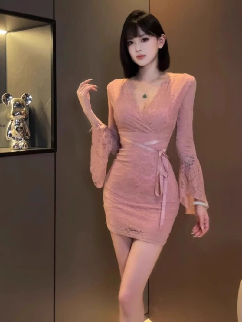 Women Fashion Dress Names - Сексуальное кружевное платье с рукавами-колокольчиками, женская